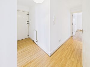 ENTRANCE HALLWAY- click for photo gallery